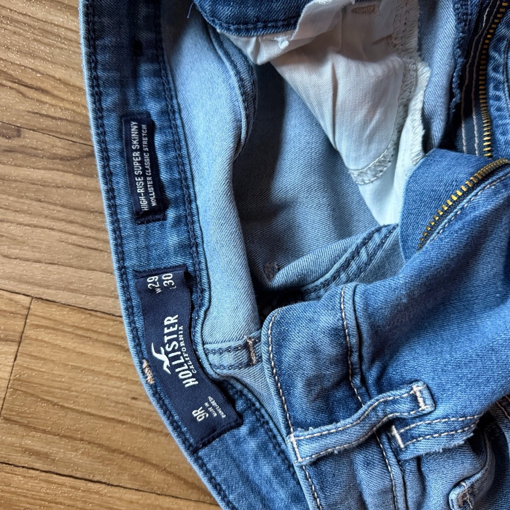 Hollister 9R ripped jeans - Picture 3 of 3
